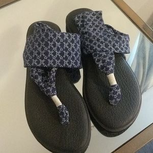 Sanuk yoga sling sandals